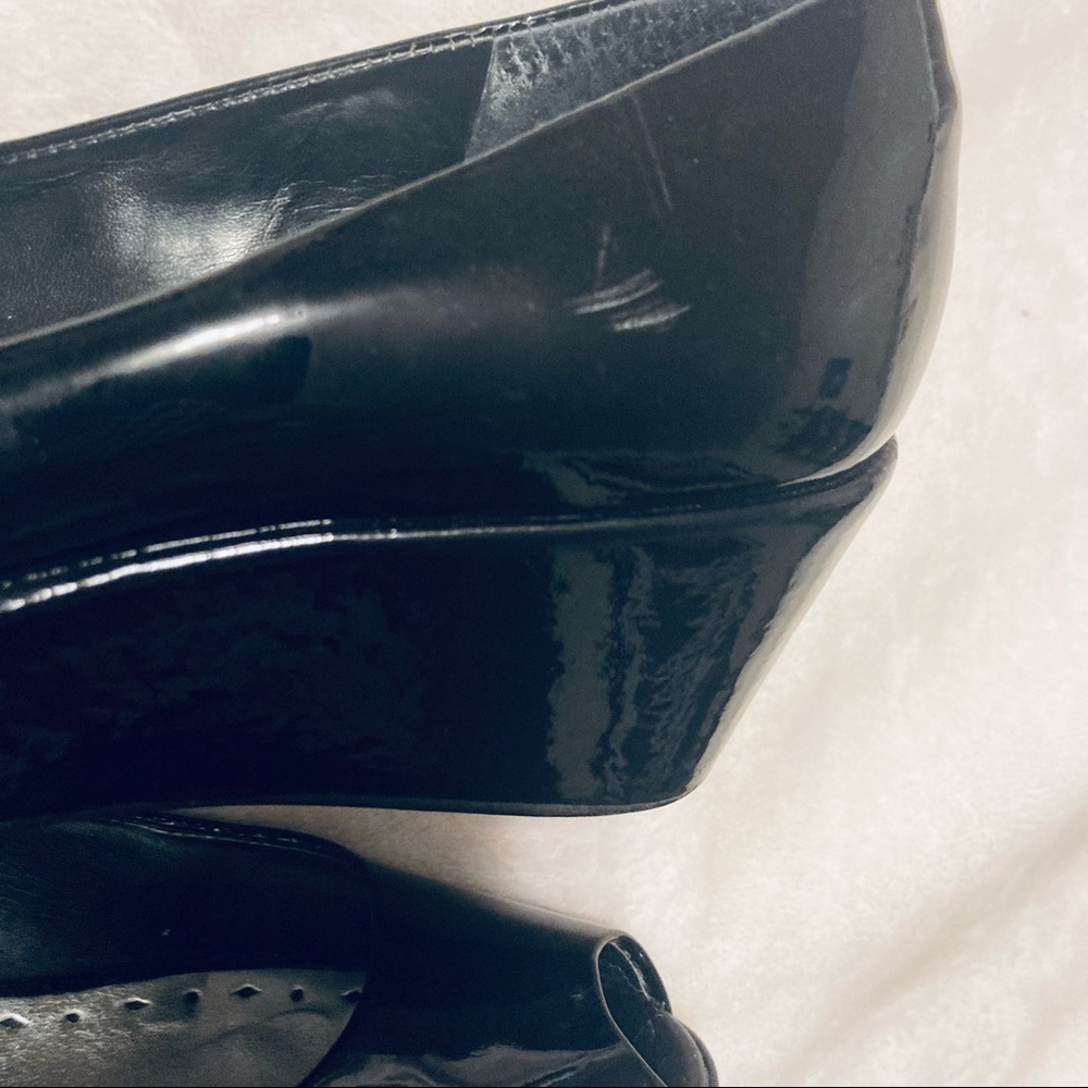 BCBG Peep Toe Wedge black Patent Leather size 7 - Picture 13 of 16